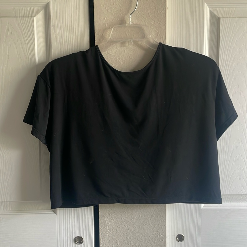 Buffbunny Rain Forest Crop. Black. NWoT